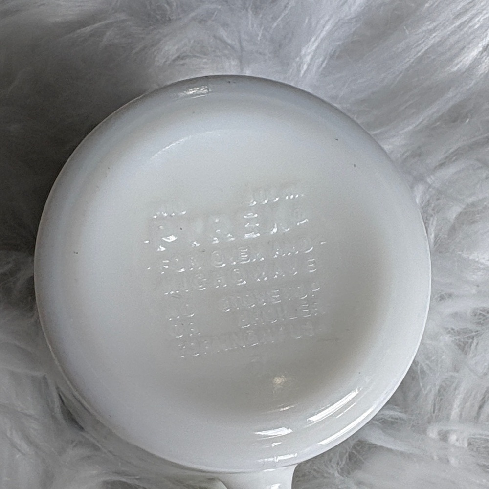 Vintage Pyrex Old Town Milk Mugs Set - Picture 3 of 4